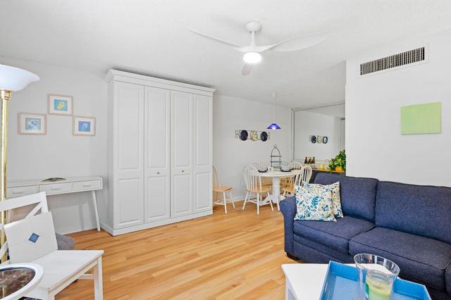 640 SNUG HARBOR Drive F4, Boynton Beach, FL 33435
