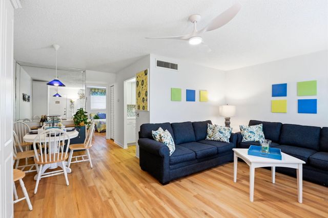 640 SNUG HARBOR Drive F4, Boynton Beach, FL 33435