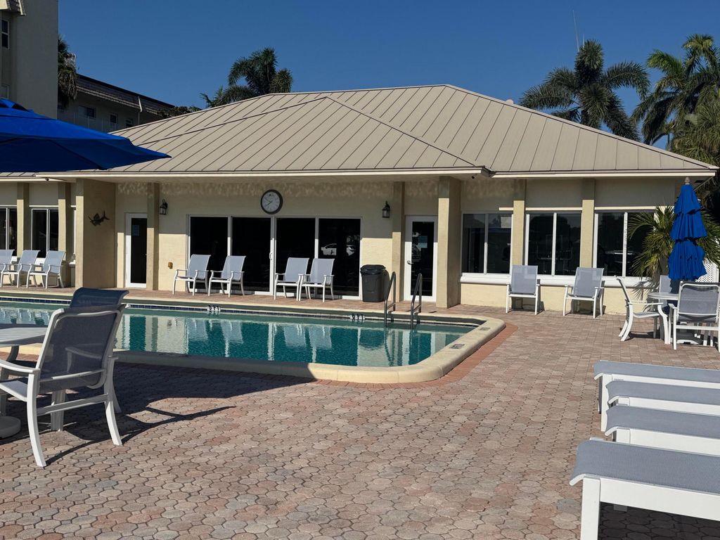 640 SNUG HARBOR Drive F4, Boynton Beach, FL 33435