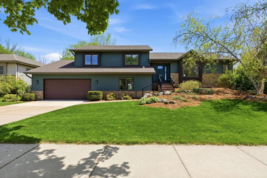 5213 Comanche Way, Madison, WI 53704