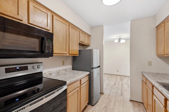 450 Ford Road 225, Saint Louis Park, MN 55426