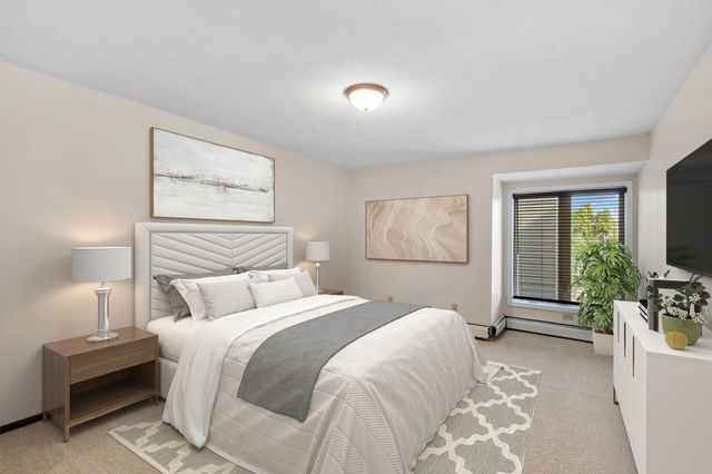 450 Ford Road 225, Saint Louis Park, MN 55426