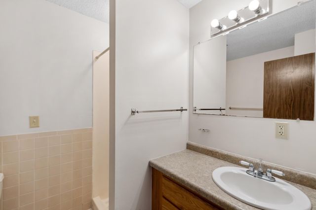 450 Ford Road 225, Saint Louis Park, MN 55426