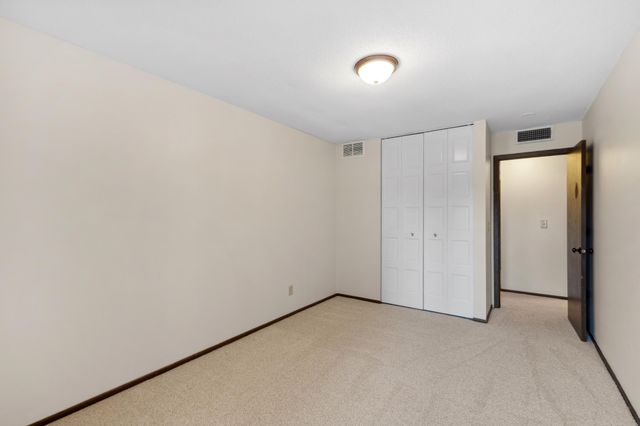 450 Ford Road 225, Saint Louis Park, MN 55426