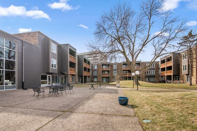 450 Ford Road 225, Saint Louis Park, MN 55426