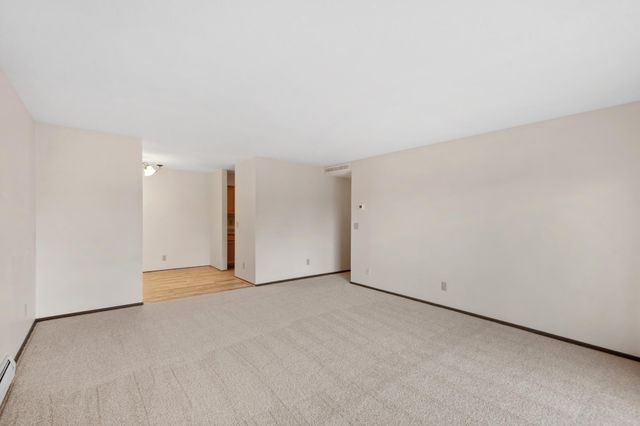 450 Ford Road 225, Saint Louis Park, MN 55426