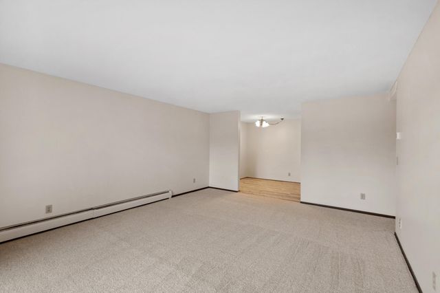 450 Ford Road 225, Saint Louis Park, MN 55426