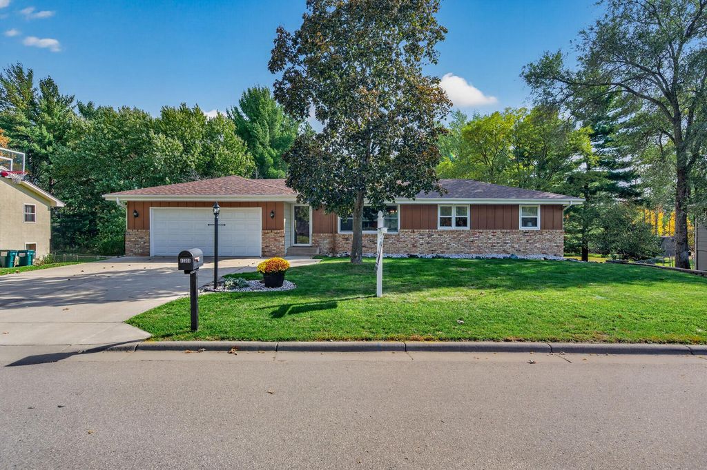 13201 Pierce Street NE, Blaine, MN 55434 — exterior