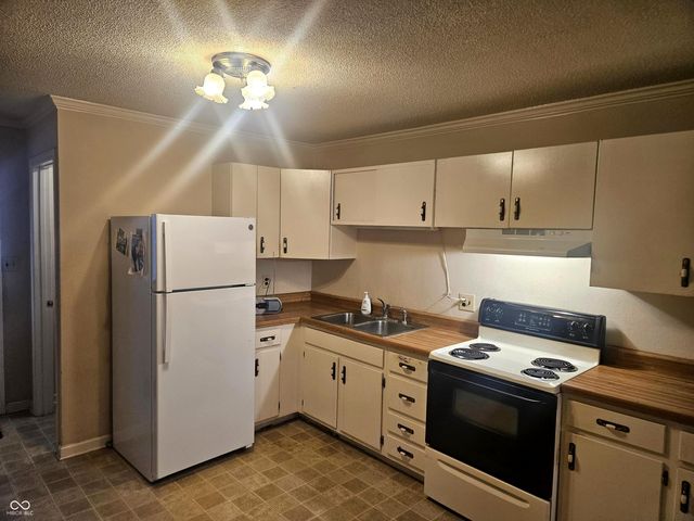 514 Elmhurst Place, Whiteland, IN 46184