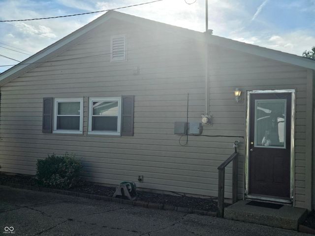 514 Elmhurst Place, Whiteland, IN 46184