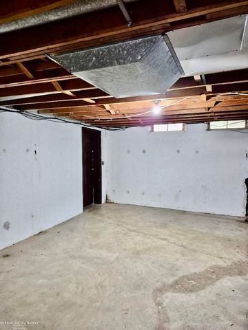 29241 Hayes Road 71, Warren, MI 48088