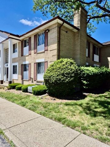 29241 Hayes Road 71, Warren, MI 48088