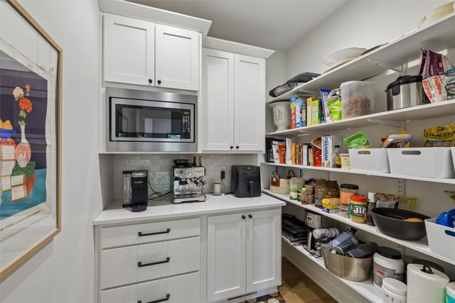3550 NW 178th Street, Clive, IA 50325