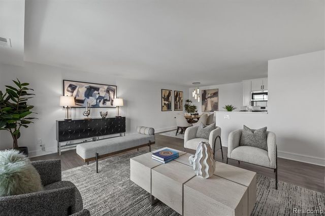 411 S Old Woodward Avenue 924, Birmingham, MI 48009