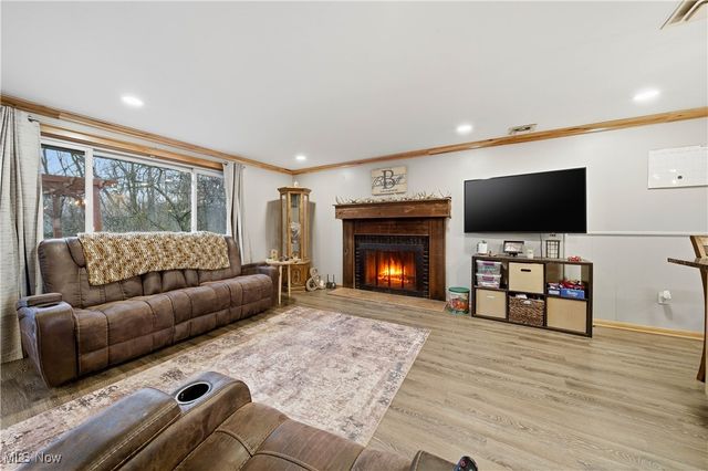 918 Bonsel Street NE, Navarre, OH 44662