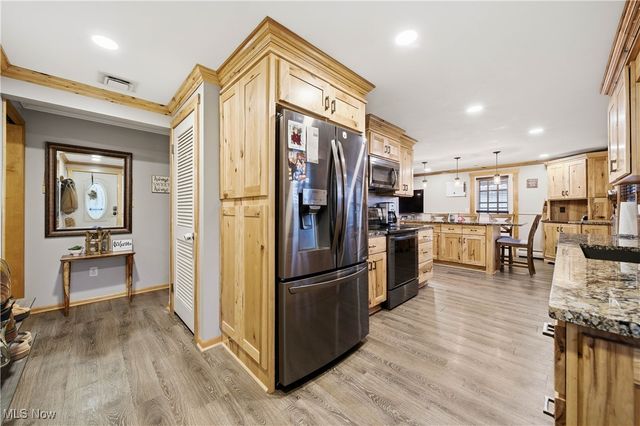 918 Bonsel Street NE, Navarre, OH 44662