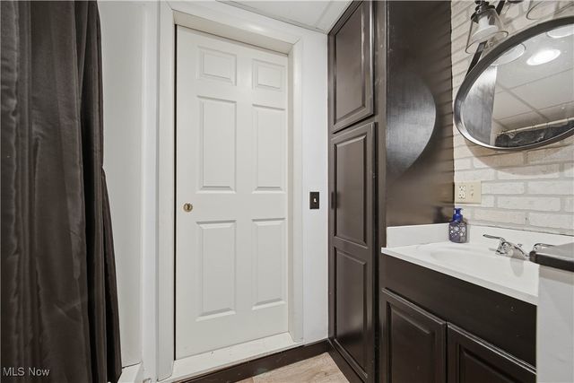 918 Bonsel Street NE, Navarre, OH 44662