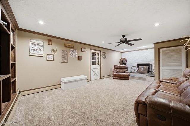 918 Bonsel Street NE, Navarre, OH 44662