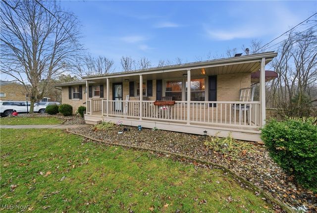 918 Bonsel Street NE, Navarre, OH 44662