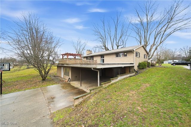 918 Bonsel Street NE, Navarre, OH 44662