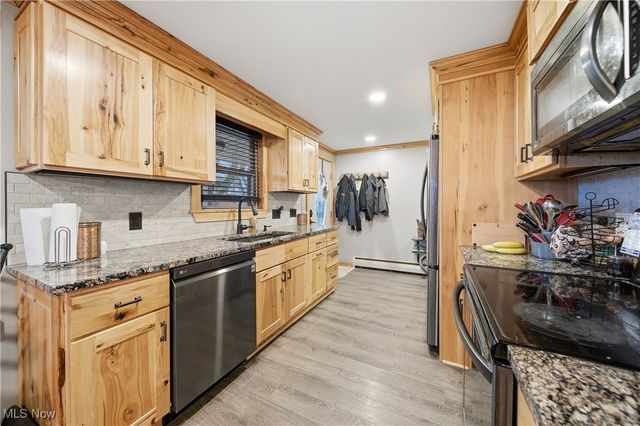 918 Bonsel Street NE, Navarre, OH 44662