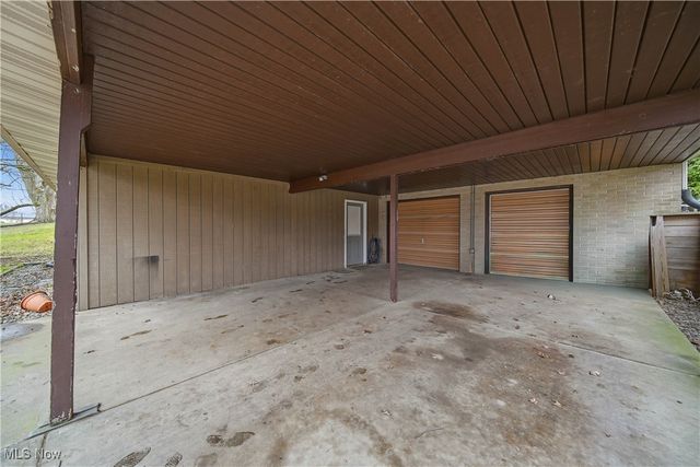 918 Bonsel Street NE, Navarre, OH 44662