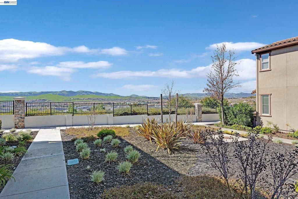 Image 37 of property listing at 5216 Fioli Loop, San Ramon, CA 94582