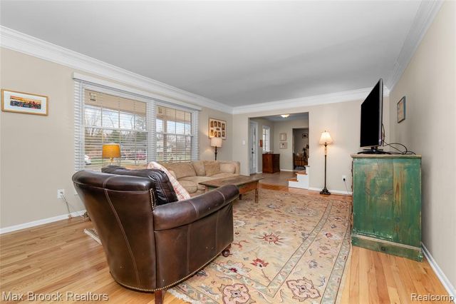 7118 Cathedral Drive, Bloomfield Hills, MI 48301