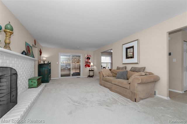 7118 Cathedral Drive, Bloomfield Hills, MI 48301