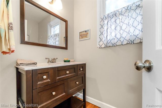 7118 Cathedral Drive, Bloomfield Hills, MI 48301