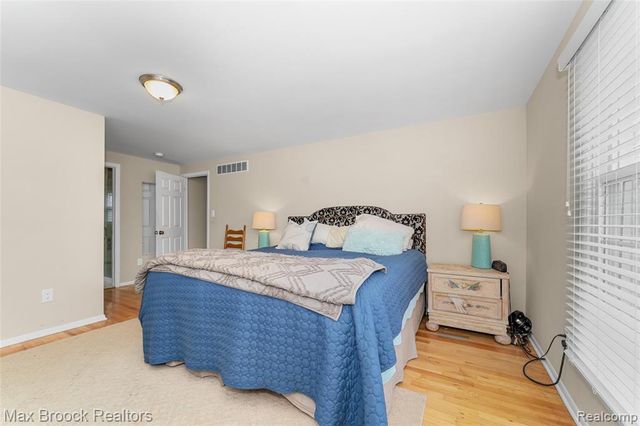 7118 Cathedral Drive, Bloomfield Hills, MI 48301