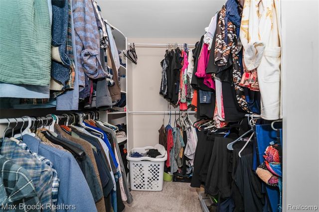 7118 Cathedral Drive, Bloomfield Hills, MI 48301