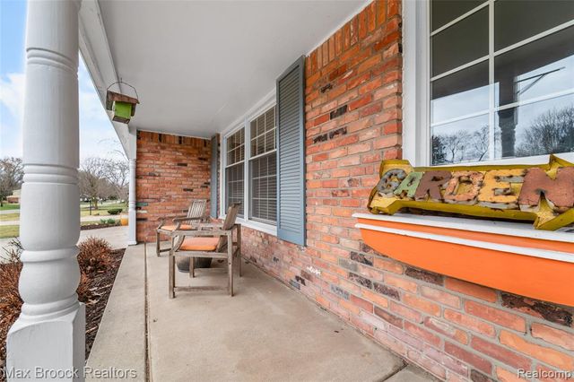 7118 Cathedral Drive, Bloomfield Hills, MI 48301