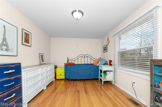 7118 Cathedral Drive, Bloomfield Hills, MI 48301