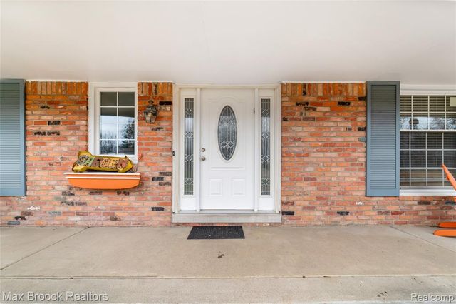 7118 Cathedral Drive, Bloomfield Hills, MI 48301