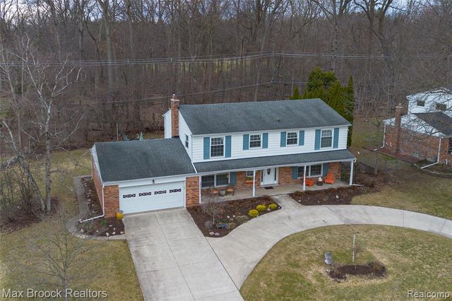 7118 Cathedral Drive, Bloomfield Hills, MI 48301