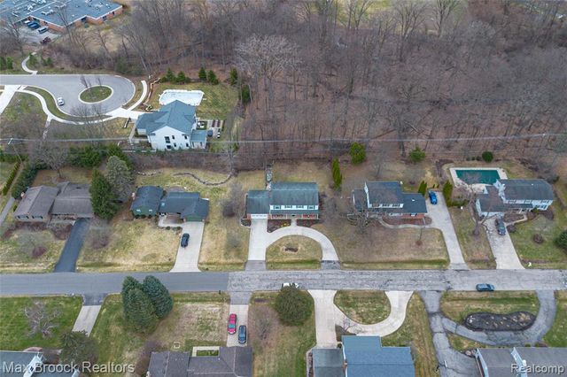 7118 Cathedral Drive, Bloomfield Hills, MI 48301