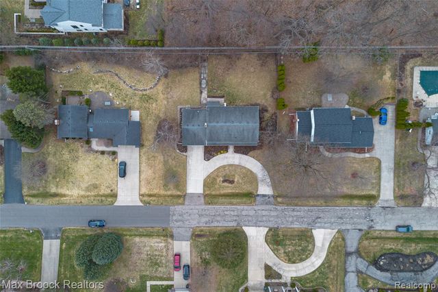 7118 Cathedral Drive, Bloomfield Hills, MI 48301