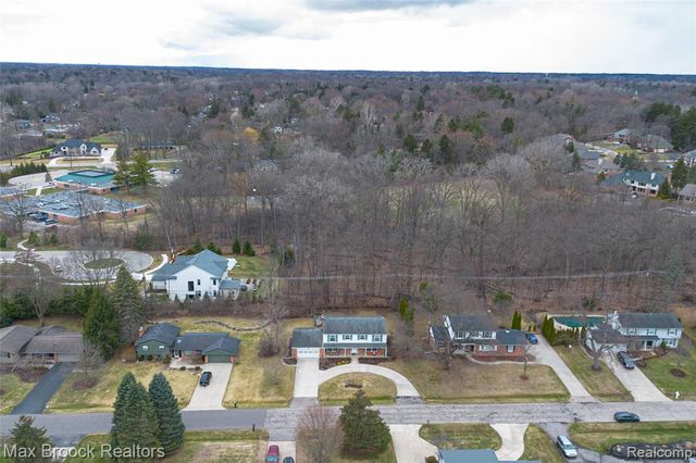 7118 Cathedral Drive, Bloomfield Hills, MI 48301