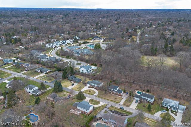 7118 Cathedral Drive, Bloomfield Hills, MI 48301