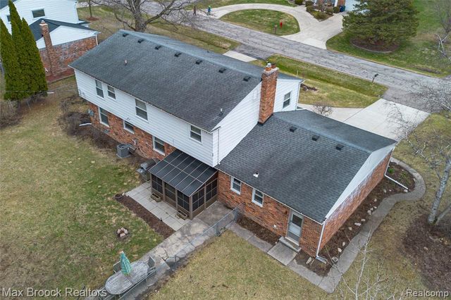 7118 Cathedral Drive, Bloomfield Hills, MI 48301