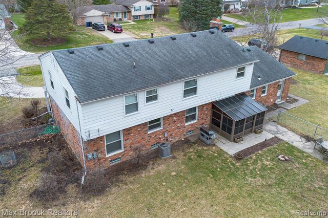 7118 Cathedral Drive, Bloomfield Hills, MI 48301