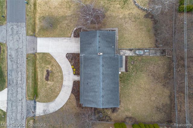 7118 Cathedral Drive, Bloomfield Hills, MI 48301