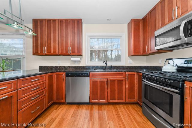 7118 Cathedral Drive, Bloomfield Hills, MI 48301