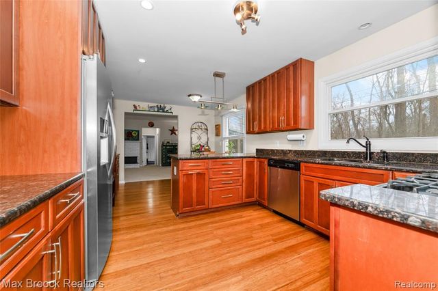 7118 Cathedral Drive, Bloomfield Hills, MI 48301