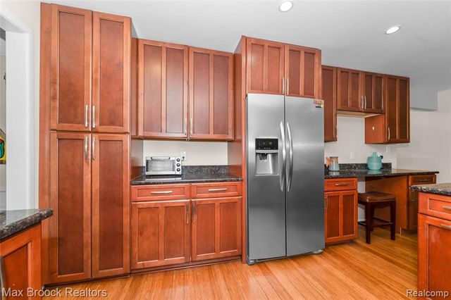 7118 Cathedral Drive, Bloomfield Hills, MI 48301