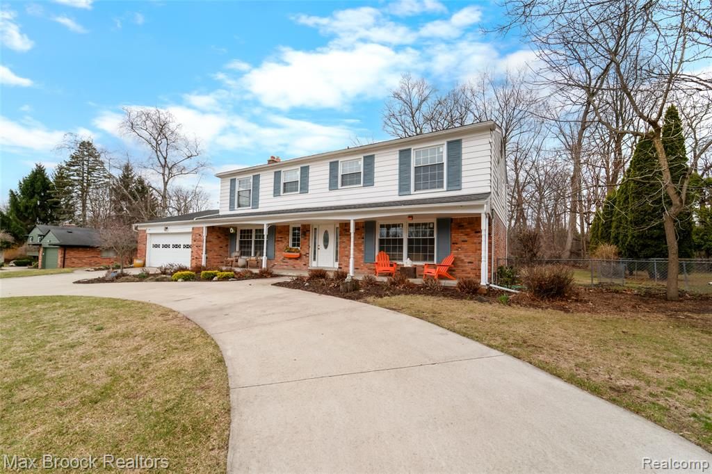 7118 Cathedral Drive, Bloomfield Hills, MI 48301