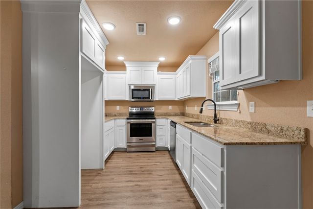 5 Renfrew Lane, Bella Vista, AR 72715