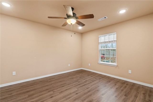 5 Renfrew Lane, Bella Vista, AR 72715