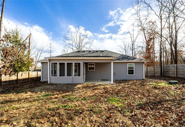 5 Renfrew Lane, Bella Vista, AR 72715